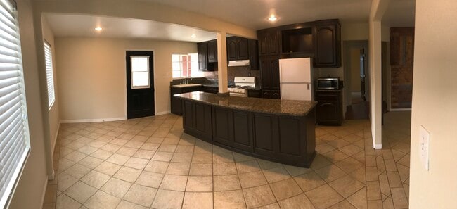 Building Photo - 4318 Glen St