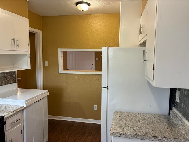 Building Photo - 1112 Northwood Dr