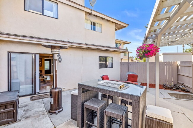 Building Photo - 4 Bedroom Condo for Rent in Ventura!