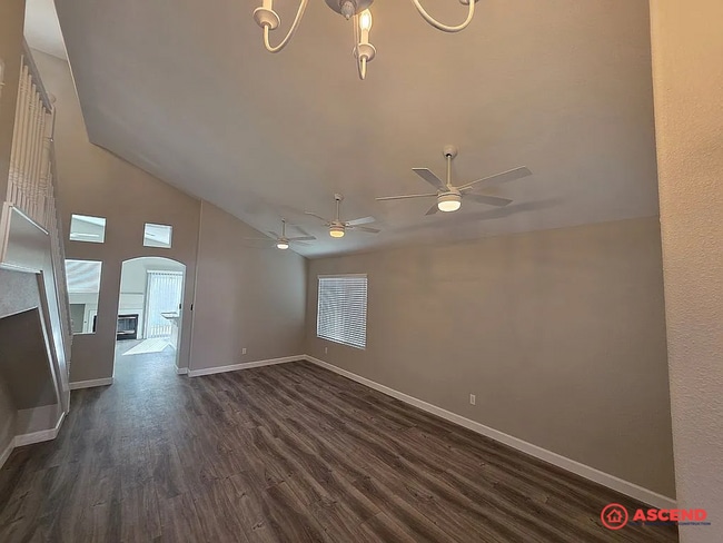 Building Photo - Beautiful Home in the Southwest!