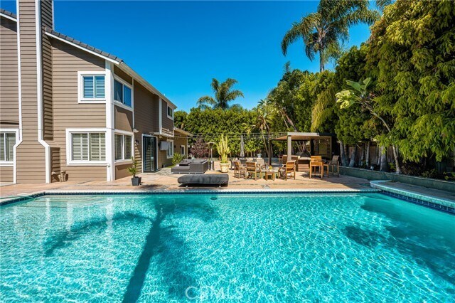 Building Photo - 2281 Orchard Dr