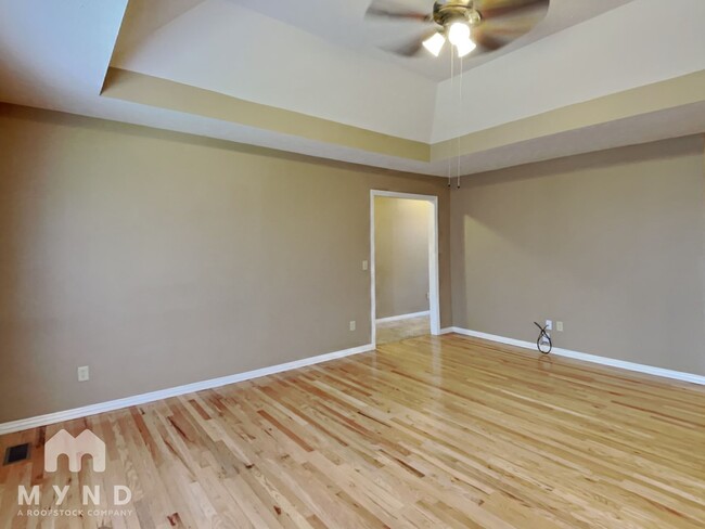 Building Photo - 114 N Peach Brook