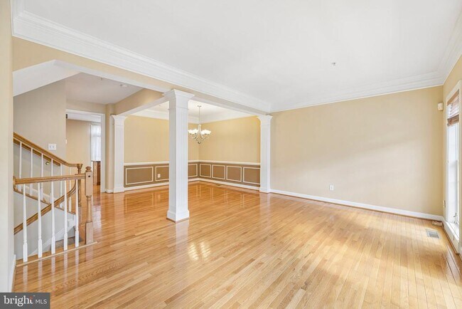 Building Photo - 7979 Vigne Ct
