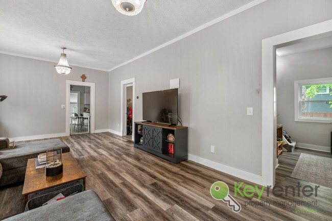 Building Photo - Delano District | Renovated 3 Bedroom 3 Ba...