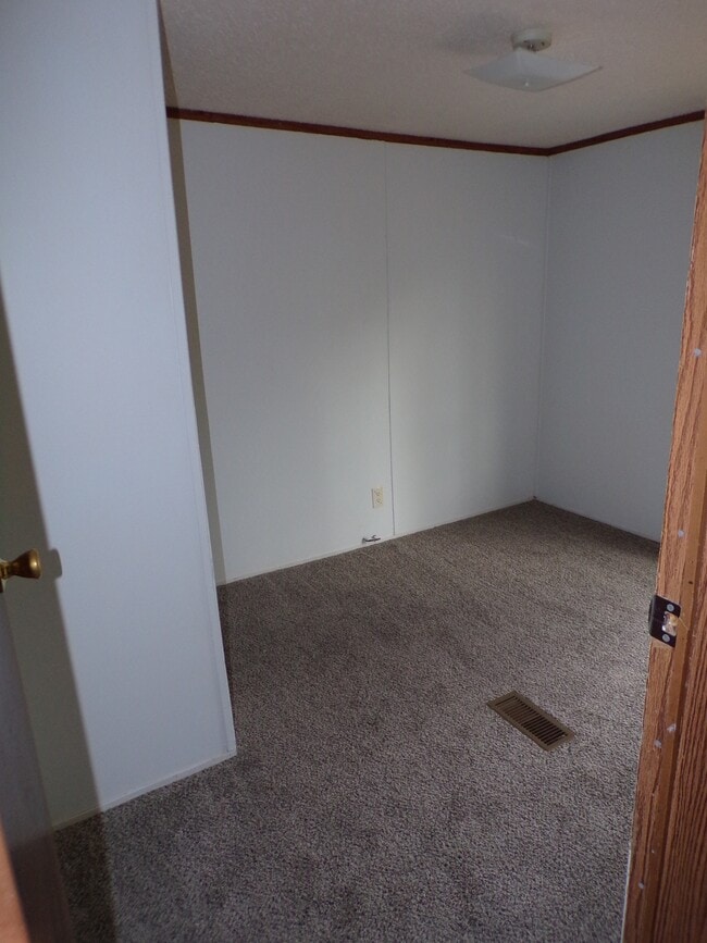 Building Photo - 320 Co Rd 135