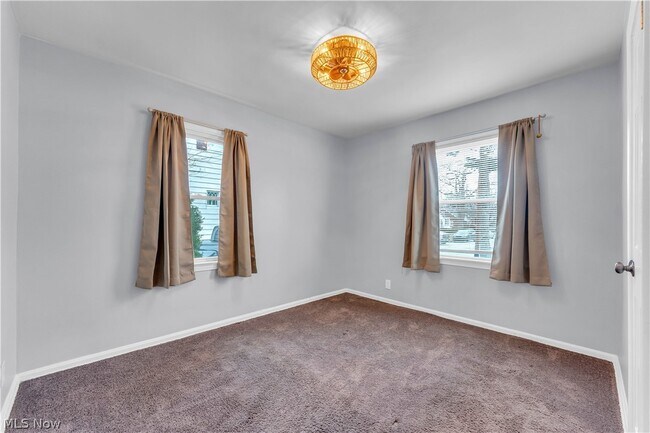 Building Photo - 19205 Pasnow Ave