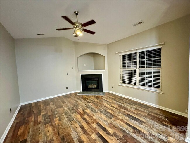 Building Photo - 8734 Arrowhead Pl Ln