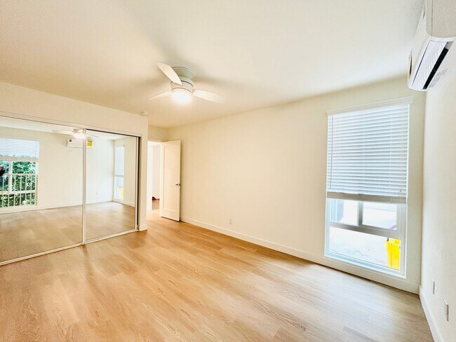 Building Photo - ven920