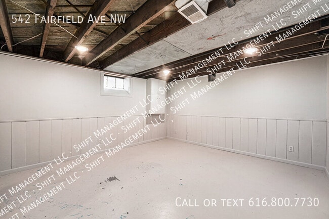 Building Photo - 542 Fairfield Ave NW