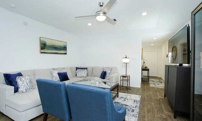 Building Photo - 9905 Gln Brk Ln