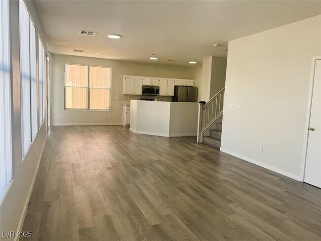 Building Photo - 2401 Living Rock Ave
