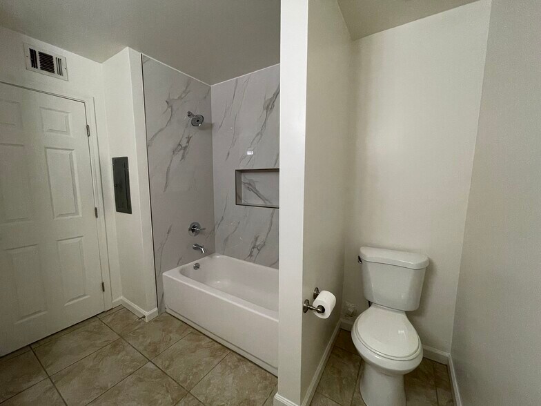 Building Photo - 3412 Ashe Rd