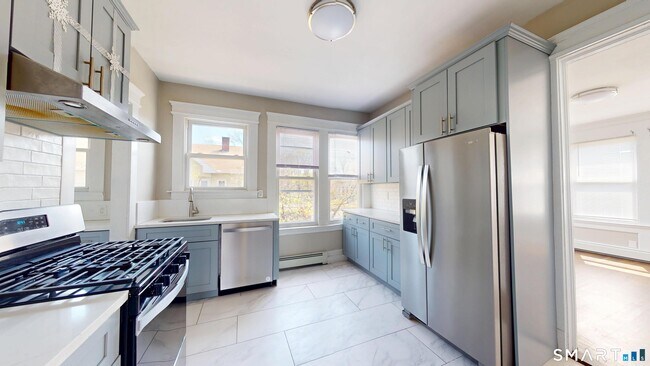 Building Photo - 1616 Chapel St