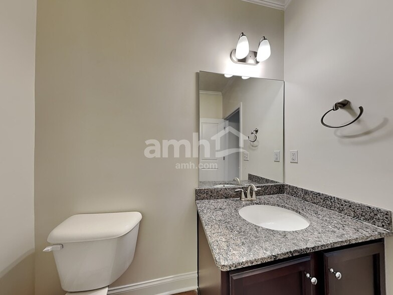 Building Photo - 592 Woodall Rd