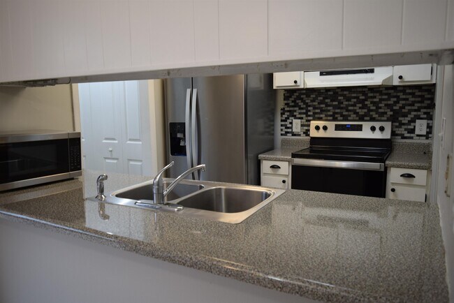 Building Photo - 410 Westwood Dr