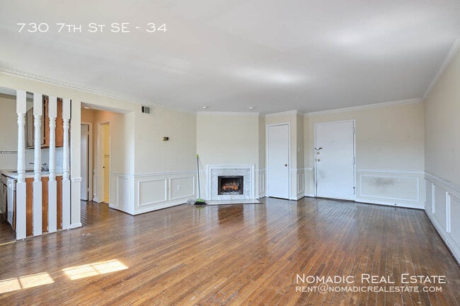 Building Photo - 730 7th St SE