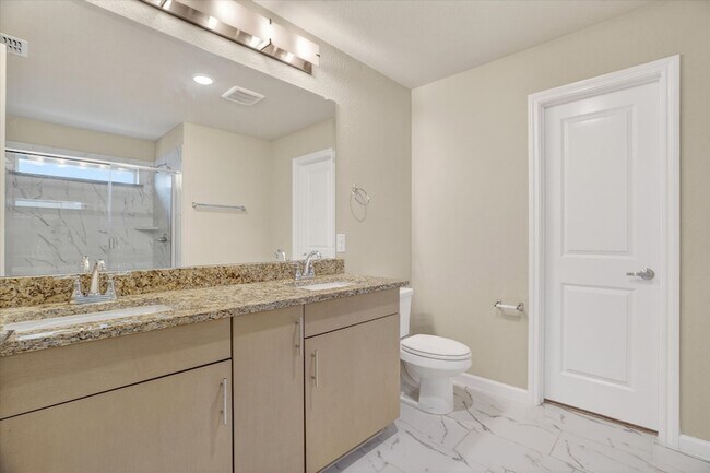 Building Photo - 925 Creekhollow Dr