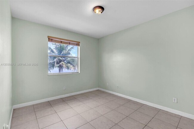 Building Photo - 5149 SW 137th Ave