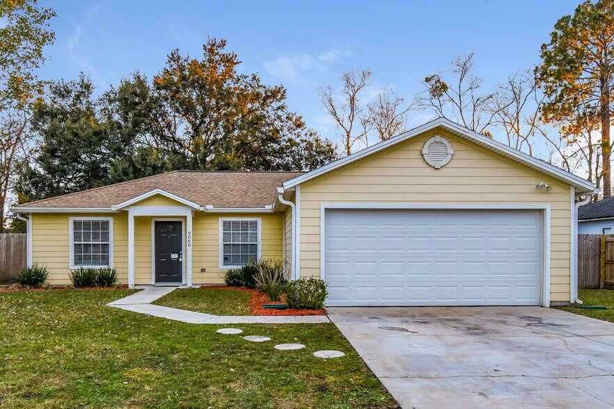 Primary Photo - 9060 Castle Rock Dr