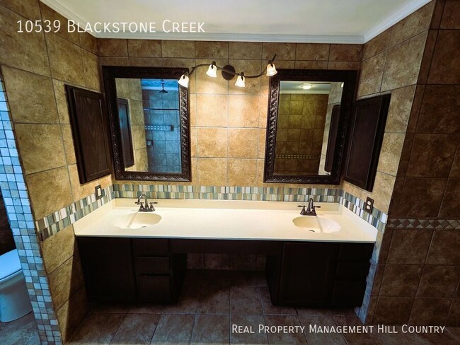 Building Photo - 10539 Blackstone Creek