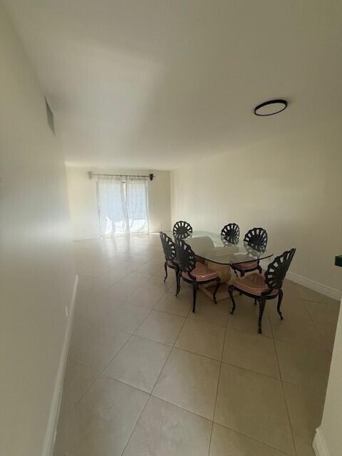 Building Photo - 21911 Lake Forest Cir