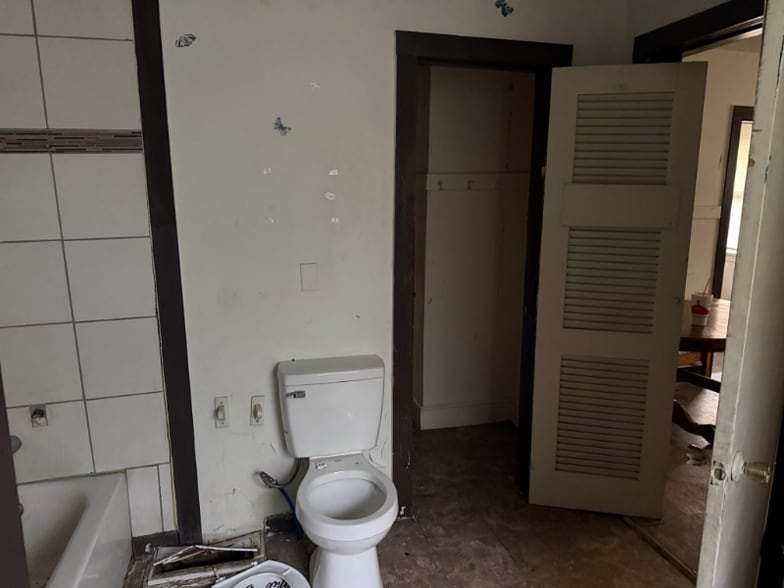 Building Photo - 2909 W Wyoming St