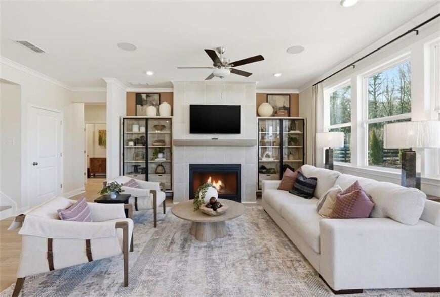 Building Photo - 2145 The Ln NE