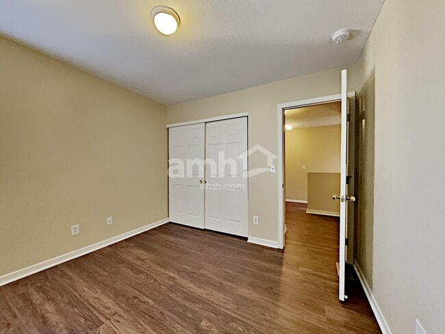 Building Photo - 1638 S Buckley Way