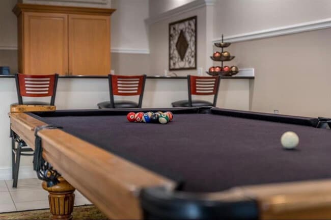 Building Photo - 533 NE 3rd Ave