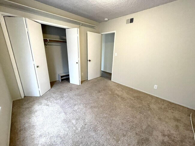 Building Photo - 1704 S Fern Ave