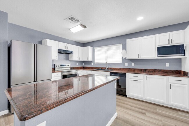 Building Photo - 1125 E Milada Dr