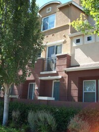 Building Photo - Nor Cal Realty, Inc. - 2 bedroom, 2.5 bath townhouse with 2 car garage