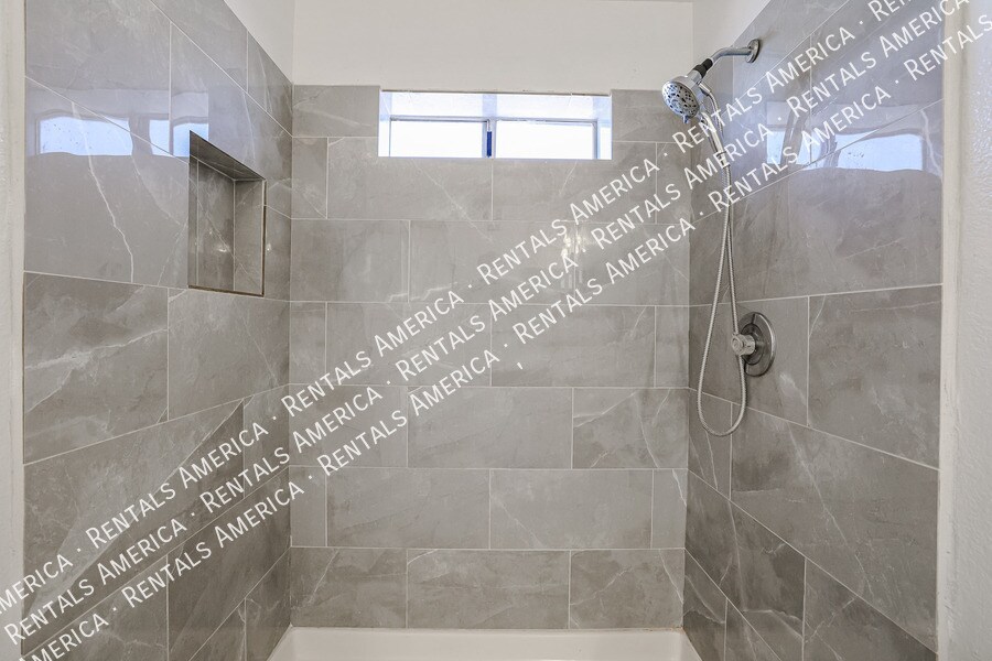 Building Photo - 8342 W Orchid Ln