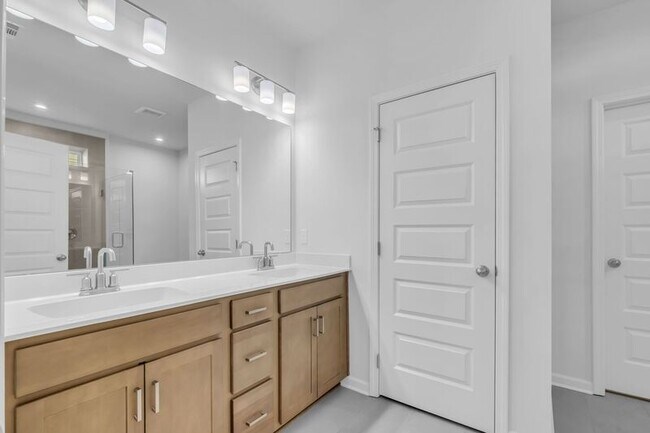 Building Photo - 953 Pleasant Ridge Run