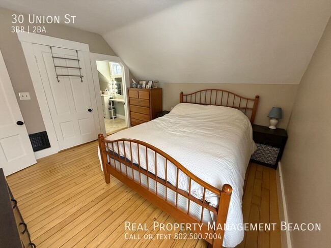 Building Photo - 30 Union St