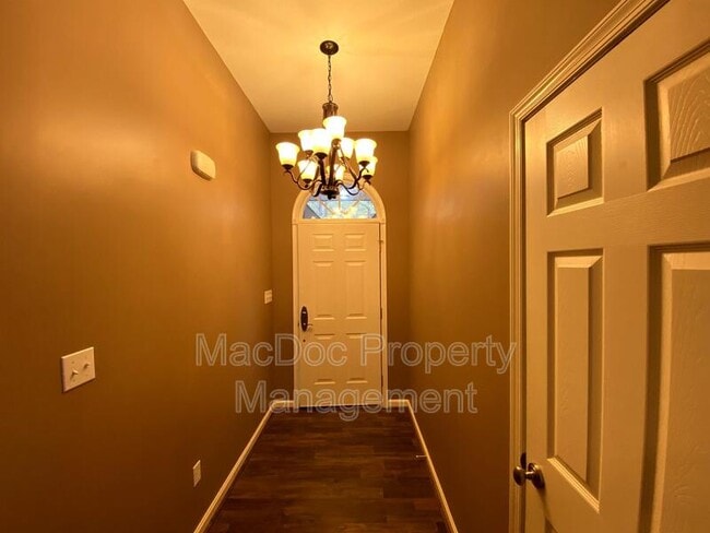 Building Photo - 1265 Ullainee Rd