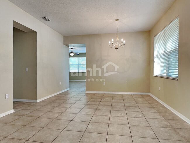 Building Photo - 10642 Dawns Light Dr