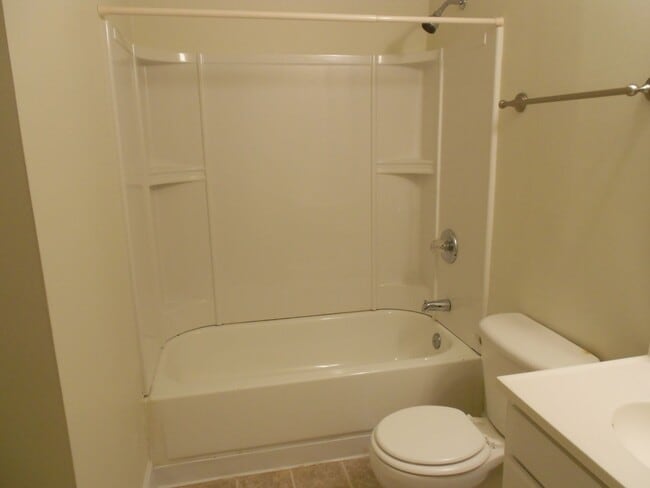 Building Photo - 1 Bedroom Apartment in Downtown Athens - S...