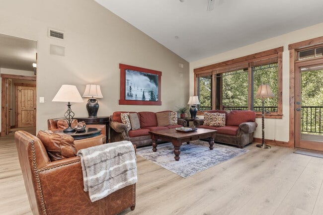 Building Photo - 2905 Mountaineer Cir