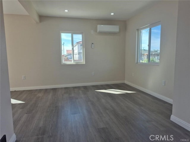 Building Photo - 6781 Jacaranda Ave