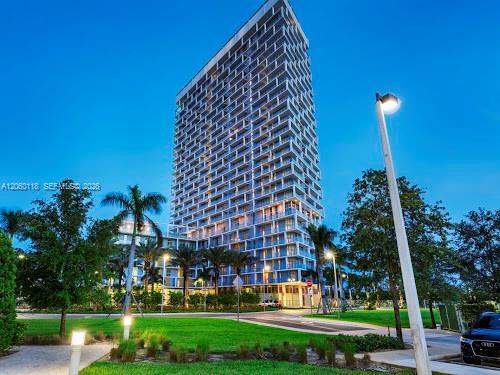 Building Photo - 2000 Metropica Wy
