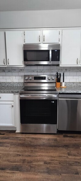 Building Photo - 6354 Old Pineville Rd