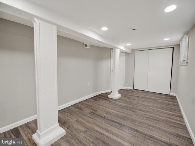 Building Photo - 6008 Addison Rd