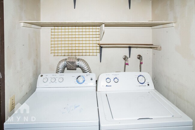 Building Photo - 10617 Caminito Cascara