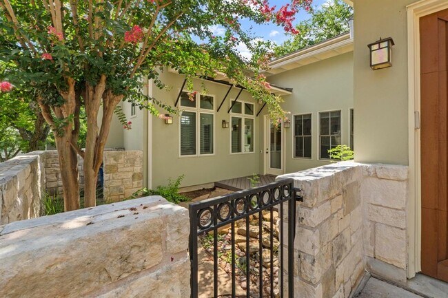 Building Photo - 3810 Ridgelea Dr