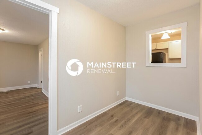 Building Photo - 3 Bedroom Pet-Friendly Home in INDEPENDENC...