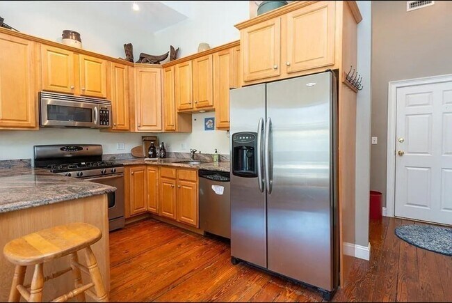 Building Photo - 141 Washington St