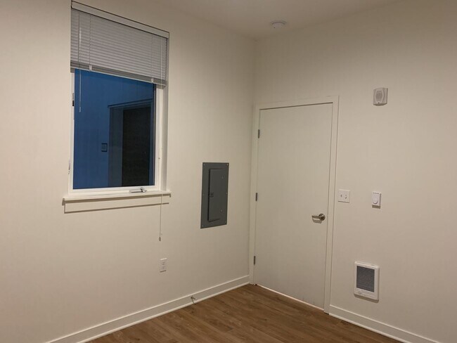 Building Photo - Modern One-Bedroom in the Heart of Wallingford!!!