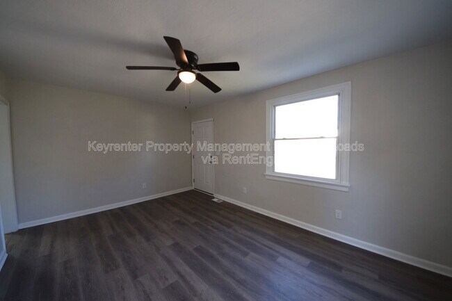 Building Photo - 18 E Gilbert St