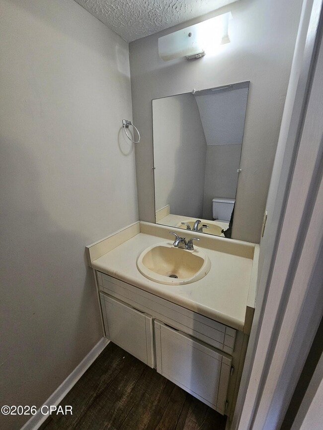 Building Photo - 6401 Lenawee St